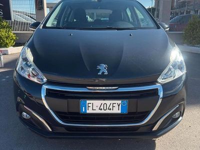 Usata Peugeot 208 Allure 82 CV (60 kW) 2017 Nero Utilitaria