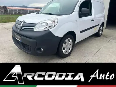 Usado Renault Kangoo 95 CV (69 kW) 2020 Blanco Monovolumen