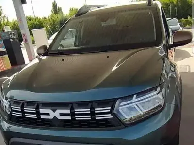 Usata Dacia Duster Extreme 101 CV (74 kW) 2023 Verde SUV