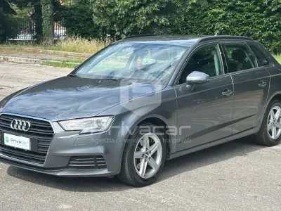 Usata Audi A3 Business 116 CV (85 kW) 2018 Grigio Berlina