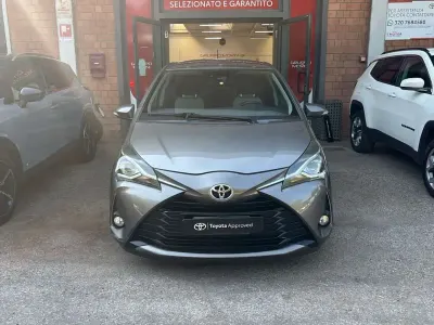 Usata Toyota Yaris Lounge 69 CV (50 kW) 2017 Other Berlina