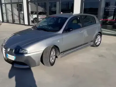Occasion Alfa Romeo 147 Distinctive 116 PK (85 kW) 2002 Grijs Hatchback