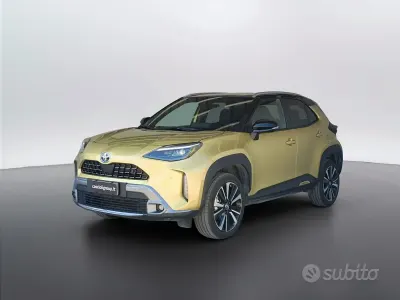 Usata Toyota Yaris Cross 92 CV (67 kW) 2021 Oro SUV