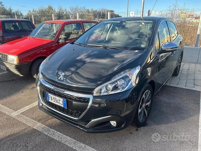Usata Peugeot 208 75 CV (55 kW) 2018 Utilitaria