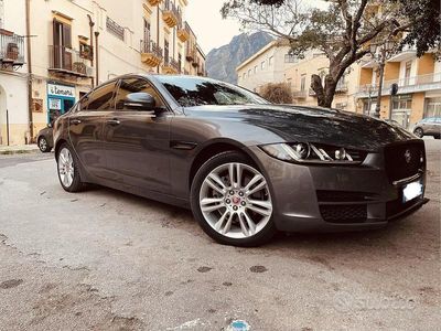 Usata Jaguar XE Prestige 180 CV (132 kW) 2019 Grigio Berlina