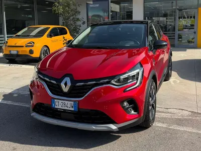 Usata Renault Captur Techno 101 CV (74 kW) 2024 Rosso SUV