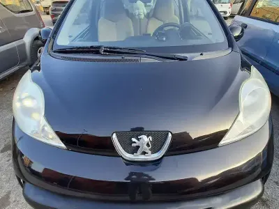 Usata Peugeot 107 54 CV (39 kW) 2008 Utilitaria