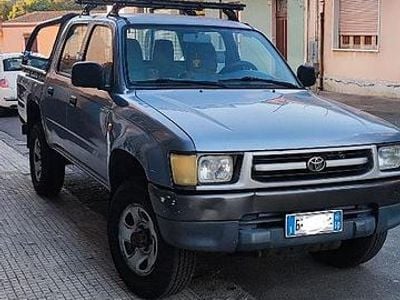 Usata Toyota HiLux 97 CV (71 kW) 2000 Grigio Pick-up