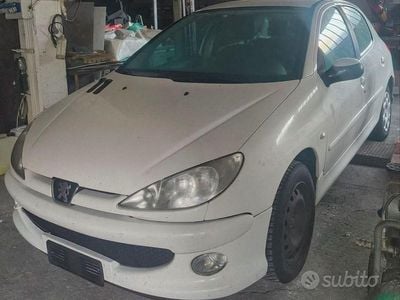 Usata Peugeot 206 88 CV (64 kW) 2006 Bianco Berlina