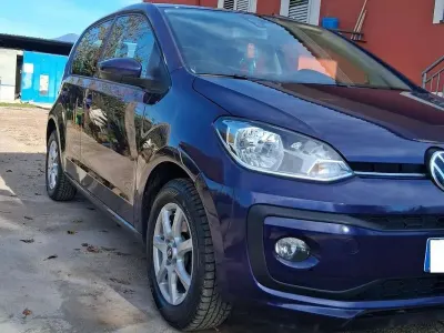 Usata VW up! Move 60 CV (44 kW) 2018 Blu/azzurro Utilitaria