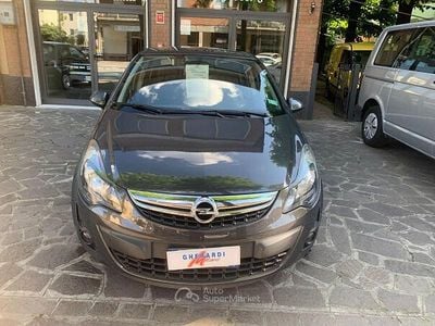 Usata Opel Corsa Edition 86 CV (63 kW) 2014 Grigio Utilitaria
