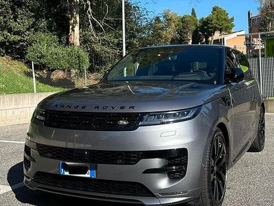Usata Land Rover Range Rover 300 CV (220 kW) 2024 Grigio SUV