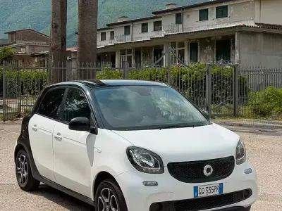 Usata Smart ForFour Prime 90 CV (66 kW) 2016 Bianco Utilitaria