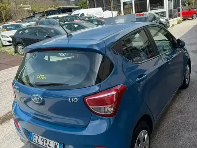 Begagnad Hyundai i10 Comfort 67 HK (49 kW) 2015 Blå Halvkombi