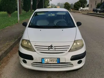 Usata Citroën C3 68 CV (50 kW) 2003 Bianco Berlina