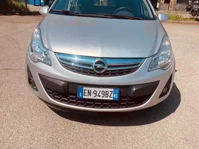 Begagnad Opel Corsa 75 HK (55 kW) 2012 Grå Halvkombi