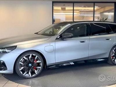 Usata BMW i5 Comfort Edition 442 kW (601 CV) 2024 Grigio Station wagon
