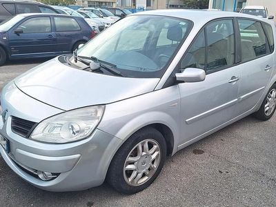 Usata Renault Scénic II 111 CV (81 kW) 2008 Argento Monovolume