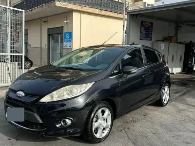 Usata Ford Fiesta Titanium 68 CV (50 kW) 2010 Nero Berlina