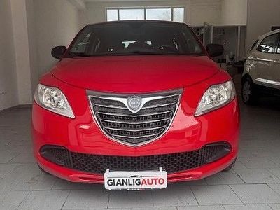 Usata Lancia Ypsilon Gold 69 CV (50 kW) 2013 Rosso Utilitaria