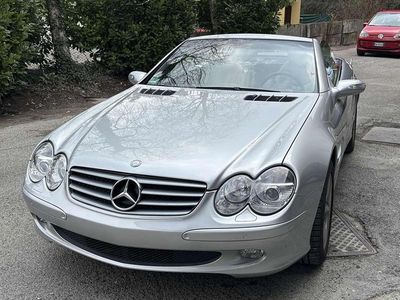 Usata Mercedes SL350 245 CV (180 kW) 2005 Grigio Cabrio