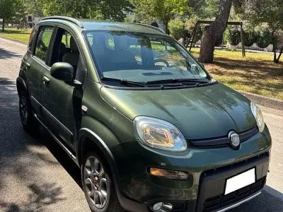 Usata Fiat Panda Trekking 85 CV (62 kW) 2014 Verde Utilitaria