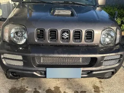 Usata Suzuki Jimny 86 CV (63 kW) 2010 Grigio SUV