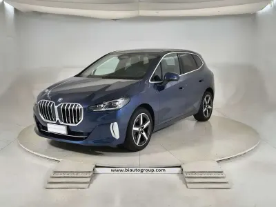 Gebraucht BMW 218 Active Tourer Luxury Line 150 PS (110 kW) 2024 Blau Van / Kleinbus
