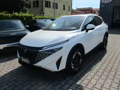 Usata Nissan Qashqai N-Connecta 140 CV (102 kW) 2025 Bianco SUV