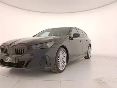 Usata BMW 540 M Sport 249 CV (183 kW) 2025 Nero Station wagon