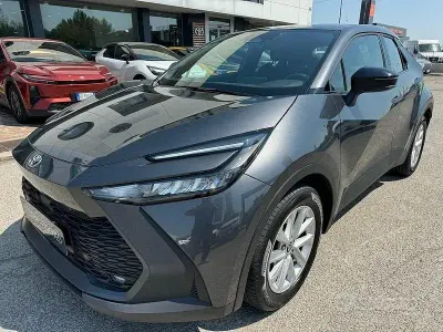 Usata Toyota C-HR Active 223 CV (164 kW) 2025 Other SUV