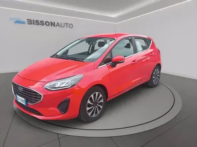 Usata Ford Fiesta Titanium 75 CV (55 kW) 2023 Race red Utilitaria