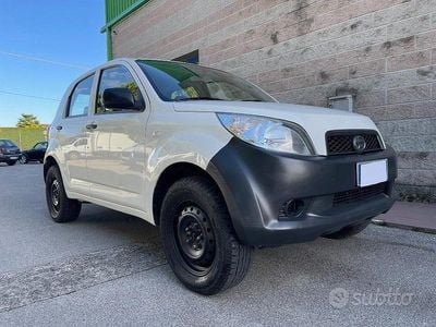 Usata Daihatsu Terios 86 CV (63 kW) 2006 Bianco SUV