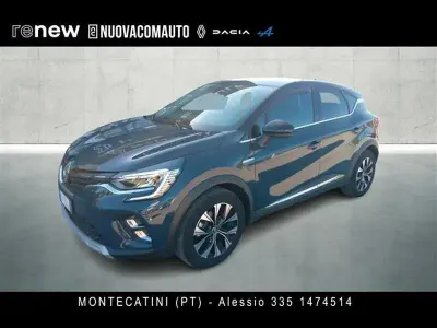 Usata Renault Captur Techno 145 CV (106 kW) 2024 Blu scuro SUV