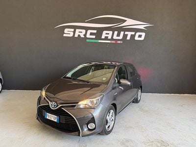 Usata Toyota Yaris Hybrid Active 73 CV (53 kW) 2015 Grigio Berlina