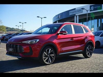 Nuova MG ZS Luxury 102 CV (75 kW) 2025 Diamond red Berlina