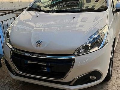 Usata Peugeot 208 2019 Bianco Utilitaria