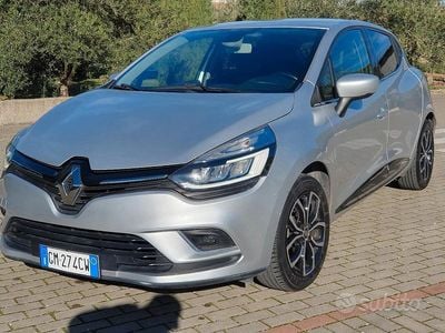 Usata Renault Clio V 90 CV (66 kW) 2023 Grigio Berlina