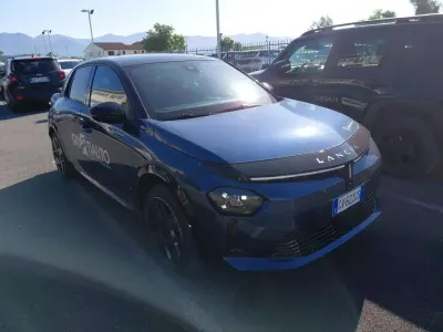 Usata Lancia Ypsilon 61 kW (84 CV) 2024 Nero Utilitaria