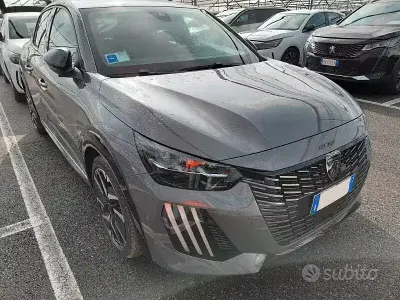 Usata Peugeot 208 GT 136 CV (100 kW) 2025 Grigio Utilitaria