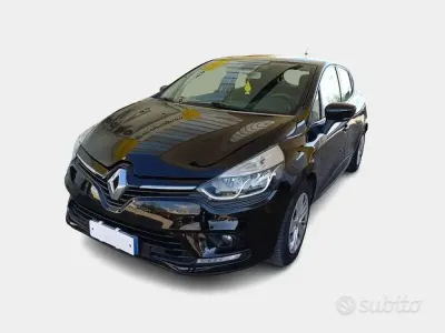 Second-hand Renault Clio IV Zen 75 CP (55 kW) 2018 Negru Berlinǎ
