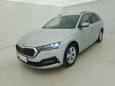Usata Skoda Octavia Executive 116 CV (85 kW) 2022 Argento Station wagon