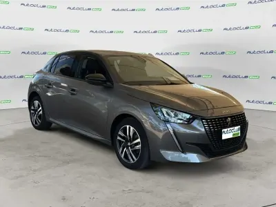 Usata Peugeot 208 Allure 101 CV (74 kW) 2023 Grigio Utilitaria