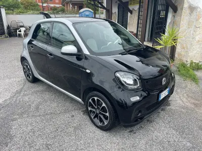 Usado Smart ForFour Passion 71 CV (52 kW) 2015 Negro Utilitario