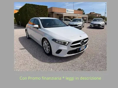 Usata Mercedes A180 116 CV (85 kW) 2020 Digital white Berlina