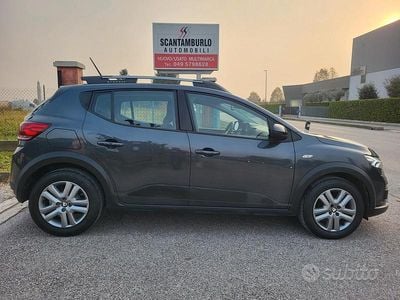 Usata Dacia Sandero Comfort 101 CV (74 kW) 2021 Grigio Berlina