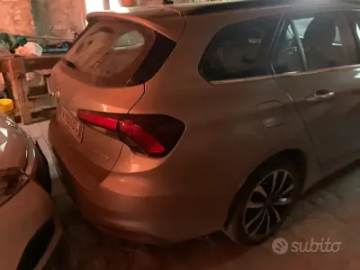 Usata Fiat Tipo 95 CV (69 kW) 2019 Marrone Station wagon