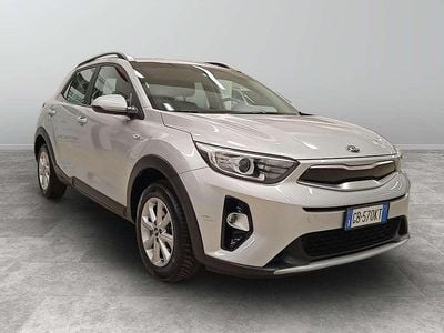 Usata Kia Stonic Style 97 CV (71 kW) 2020 Argento SUV