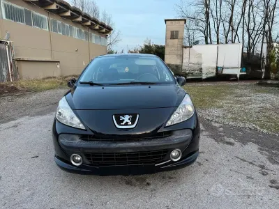 Begagnad Peugeot 207 68 HK (50 kW) 2008 Svart Sedan