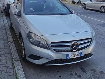 Usata Mercedes A180 122 CV (89 kW) 2013 Grigio Berlina